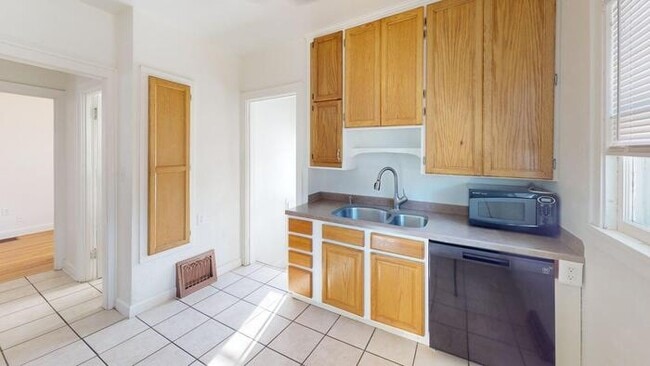 Foto del edificio - 411 W Bowen Ave