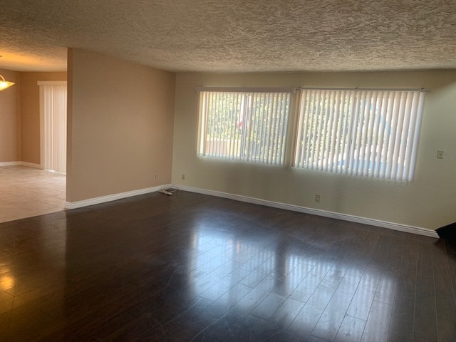 Living Room - 530 W 14th St