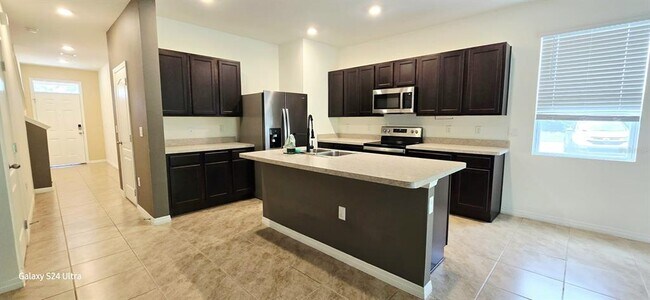 Building Photo - 1301 Yellow Finch Dr