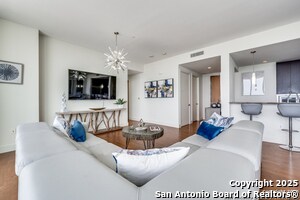 Foto del edificio - 610 E Market St