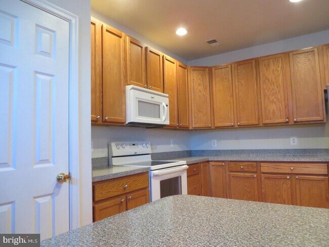 Building Photo - 15312 Lord Culpeper Ct
