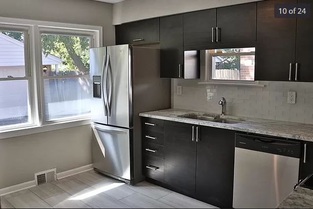 Building Photo - 706 N Main St