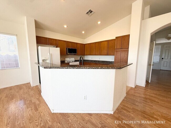 Building Photo - 7998 Half Moon Point Dr