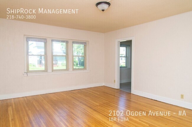 Foto del edificio - 2102 Ogden Ave