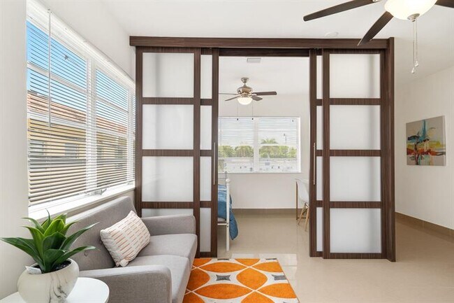 Building Photo - 620 NE 2nd Ct