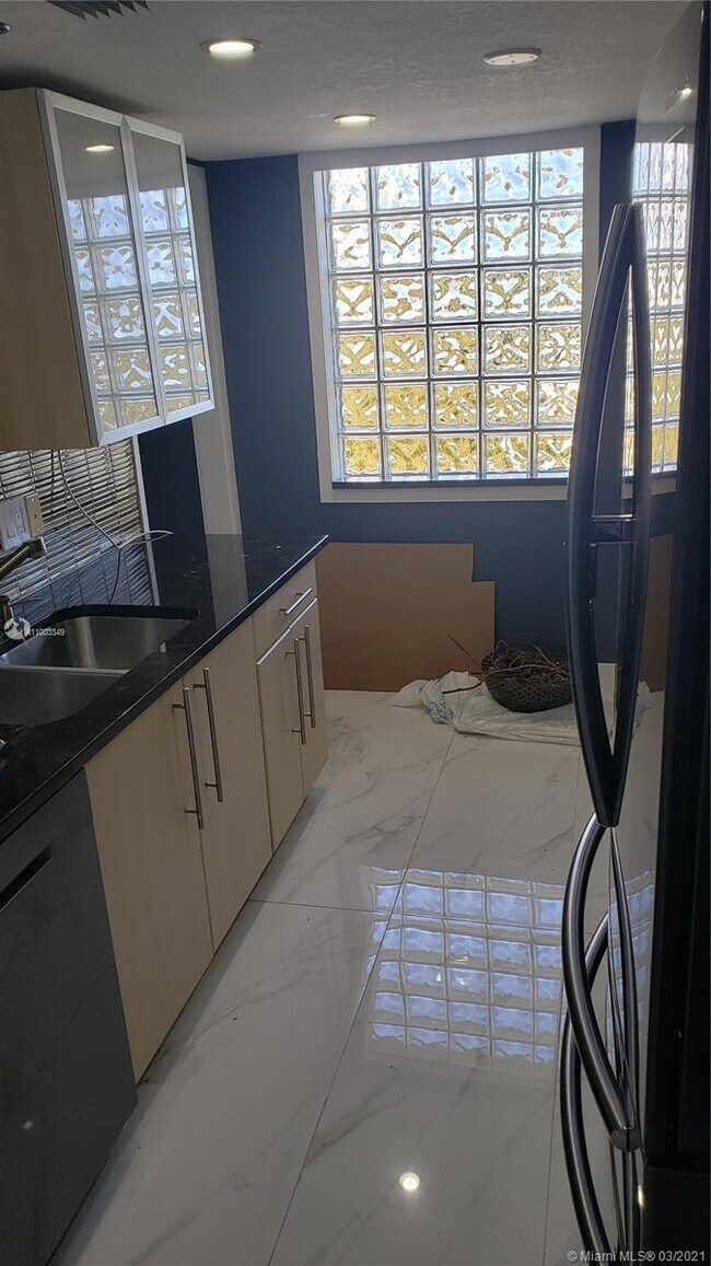 Building Photo - 1650 Coral Way