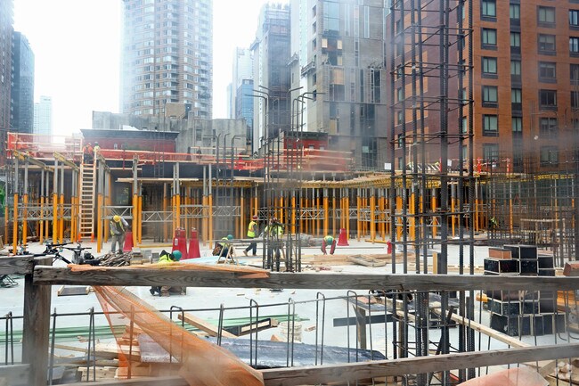 Building Photo - Bloom on Forty Fifth