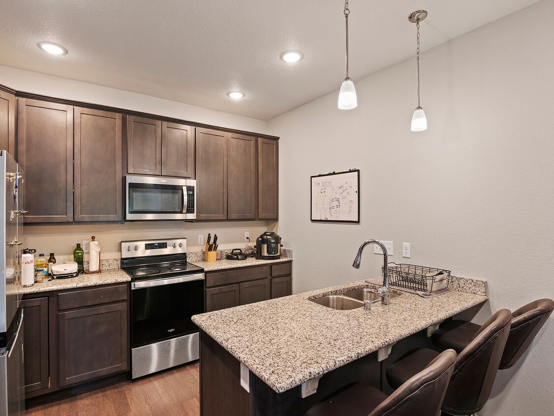 Primary Photo - Beautiful 3 Bed, 3 1/2 Bath Townhome in We...