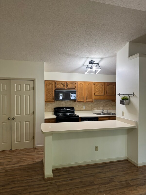 Foto del edificio - 5928 W Friendly Ave