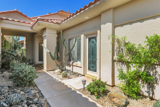 Building Photo - 84 N Kavenish Dr
