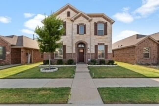 Building Photo - 1420 Alamandine Ave