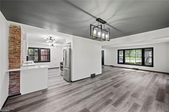Foto del edificio - 3024 Warrensville Center Rd