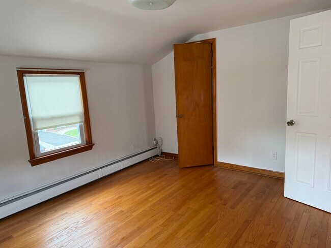 Foto del edificio - 654 Chase Ave