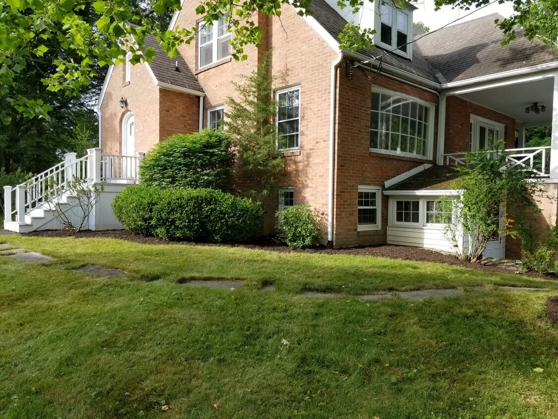 300 E Upland Rd Unit Terrace, Ithaca, NY 14850 Apartments in Ithaca