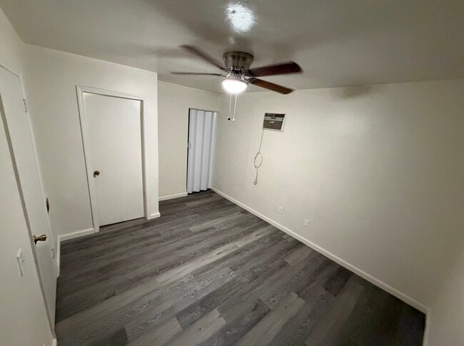 Building Photo - 826 E Rte 66