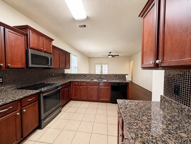 Foto del edificio - 8739 Leclaire Meadow Dr