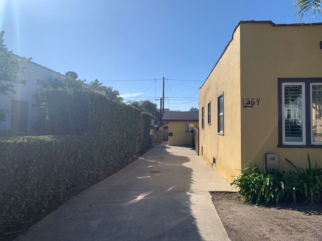 Building Photo - 3 + 1 Charming Home in the heart of Midtow...