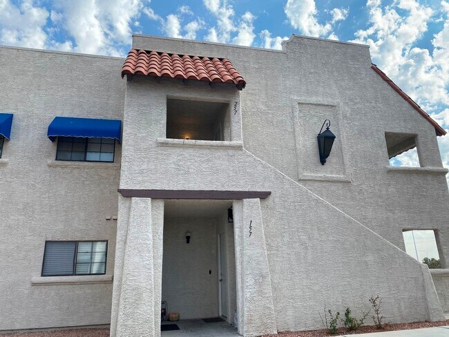 Foto del edificio - 101 Luna Way