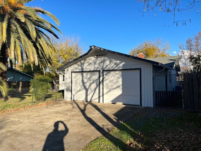 Building Photo - 2963 Regal Ave