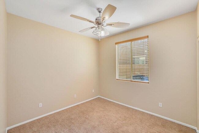 Building Photo - Excellent Gilbert Location!