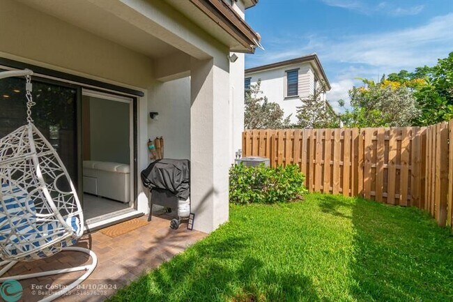 Building Photo - 239 SW 159th Terrace