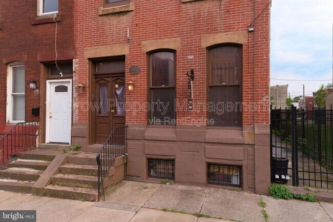 Photo - 1834 W Diamond St Apartment