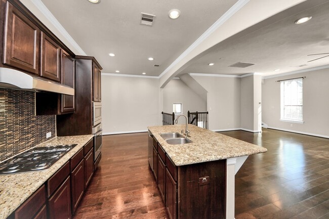 Building Photo - 2707 King's Retreat Cir