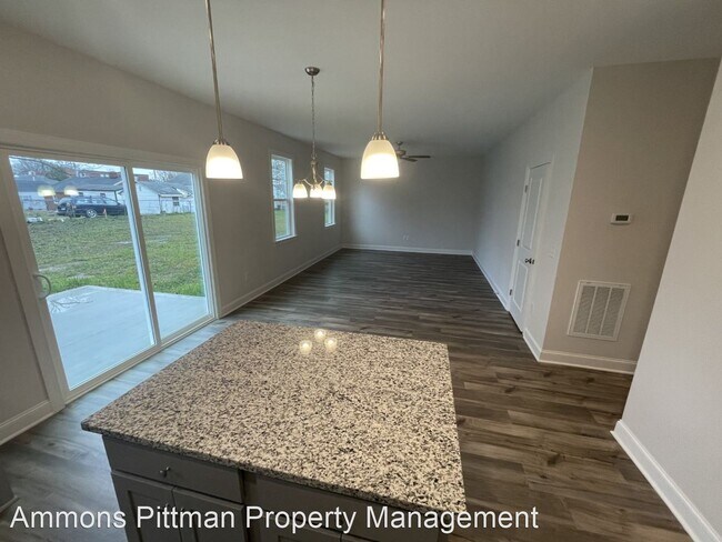 Foto del edificio - 3 br, 2 bath House - 106 W Green Street
