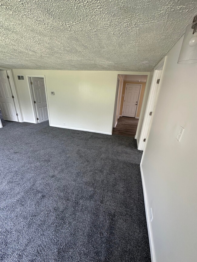 Building Photo - 409 Barron St