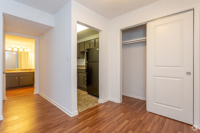 1BR, 1BA - 700 SF - Element 26