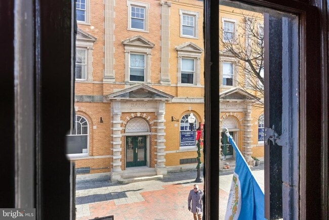 Building Photo - 105 N Loudoun St