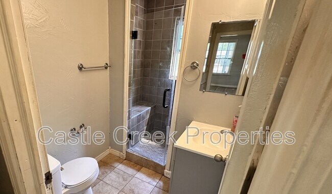 Foto del edificio - 714 W Hurd St