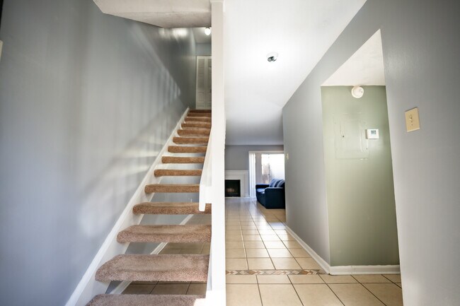 Foto del edificio - 6701 Dickens Ferry Rd