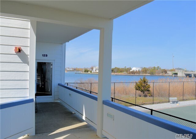 Building Photo - 250 Dune Rd