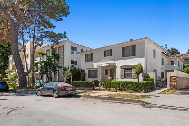 Building Photo - 625 1/2 Kelton Ave