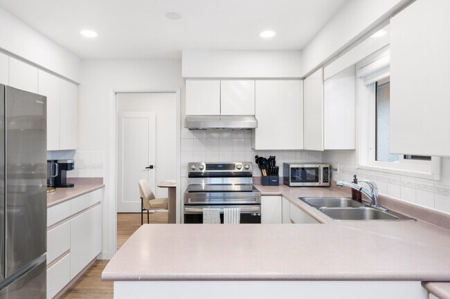 Building Photo - 3011 E 29th Ave