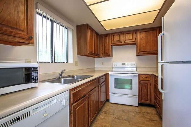 Building Photo - Granite Creek Condominium