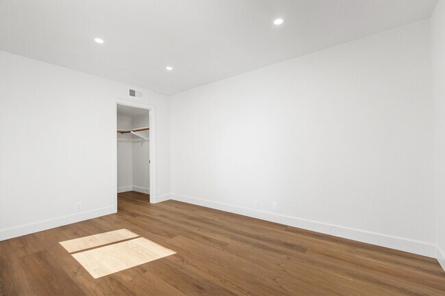 Foto del edificio - 24512 Alta Vista Dr