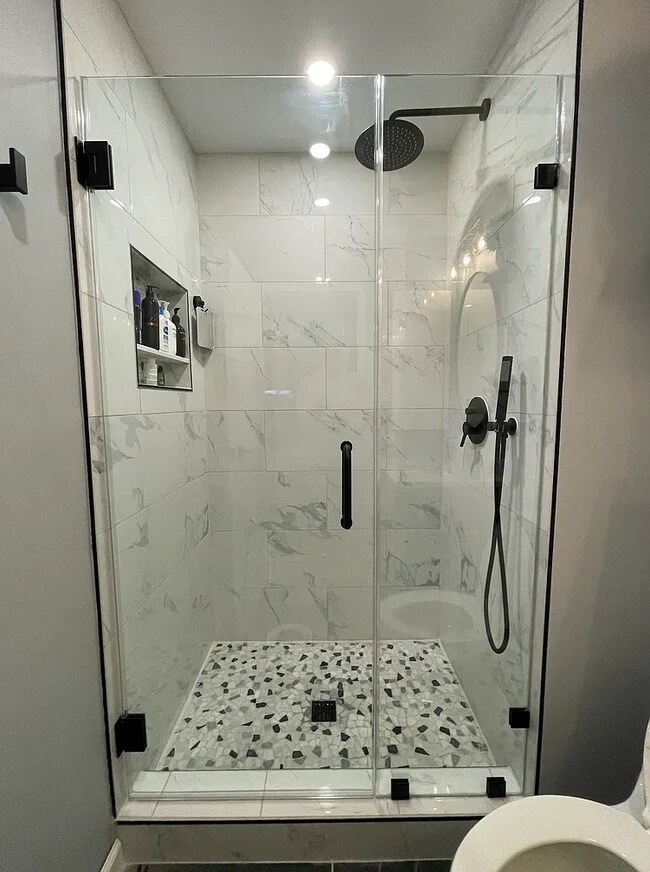 Building Photo - 2429 Locust St