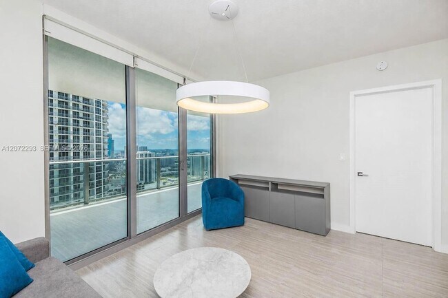 Foto del edificio - 488 NE 18th St