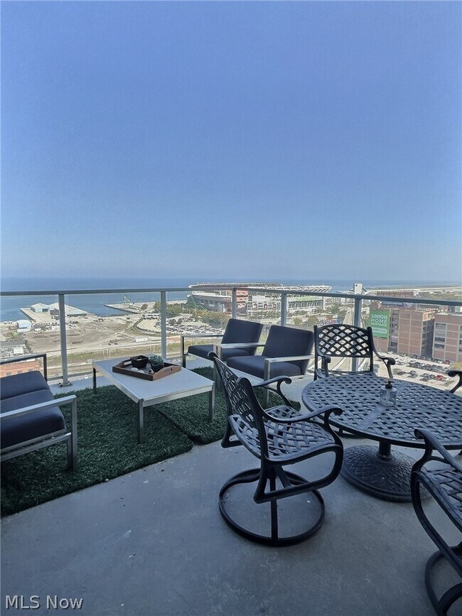 Foto del edificio - 701 W Lakeside Ave