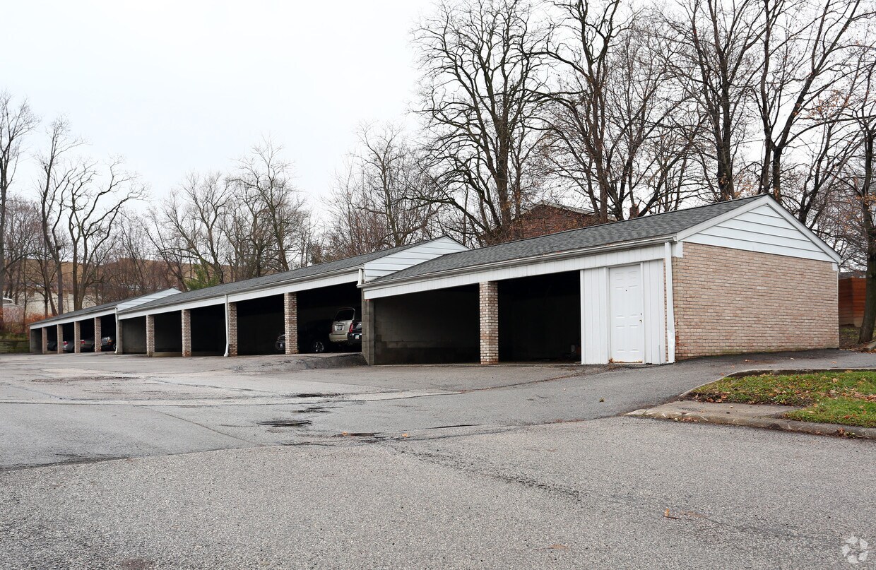 Clyde Crossings Apartments in Cuyahoga Falls, OH