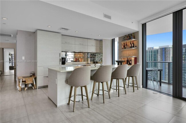 Building Photo - 1300 S Miami Ave