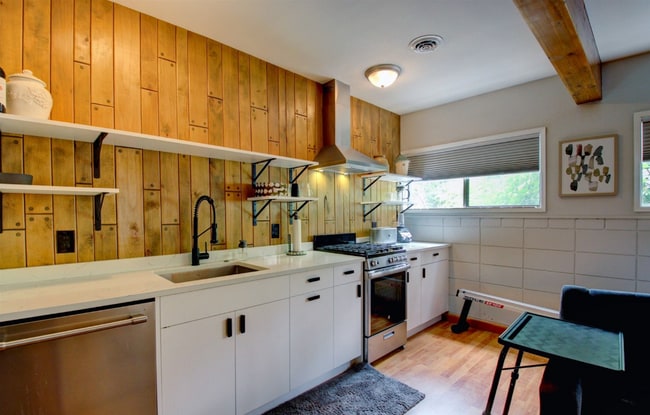 Foto del edificio - 16475 Fairway Dr