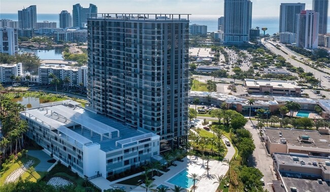 Foto del edificio - 101 Diplomat Pkwy