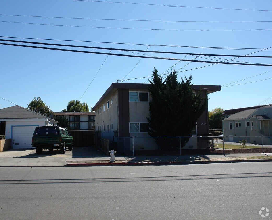 Primary Photo - 5232-5240 Riverside Ave