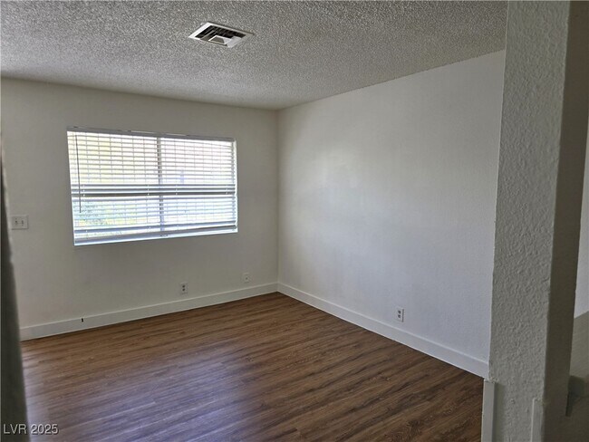 Foto del edificio - 1708 Cordoba Ln