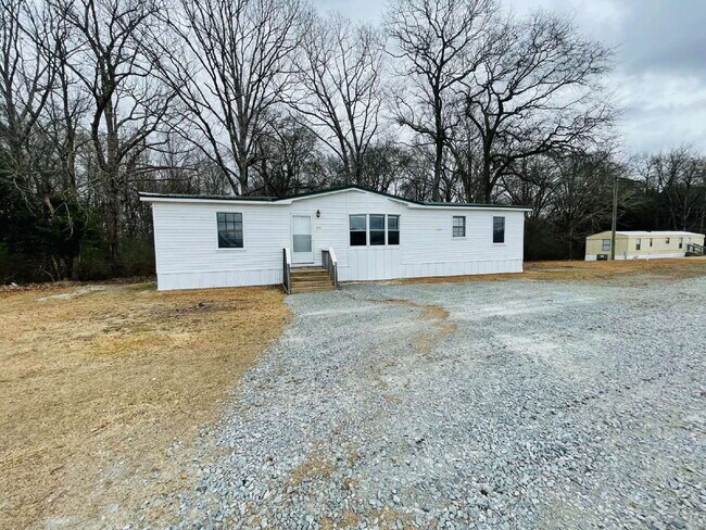 Foto del edificio - 3 BR, 2 BA doublewide in Pikeville school district