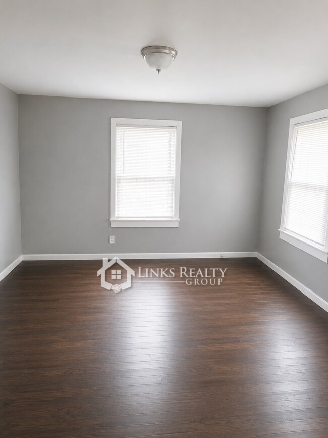 Building Photo - 1517 7th St