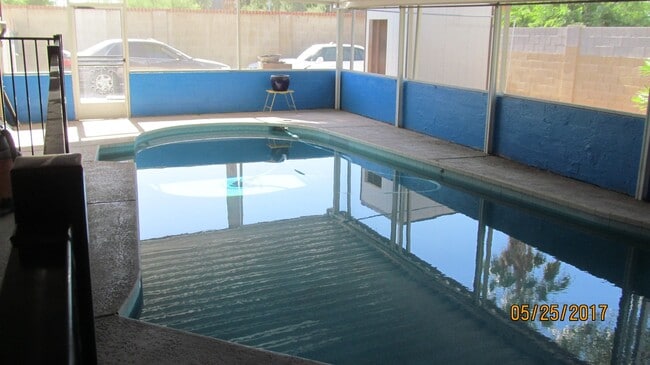 Foto del edificio - SHOWING TODAY 7-7-25  5:30PM;    ASU AREA - REMODELED 5BR 2BA HOUSE SWIMMING POOL, GARAGE. PLUS R...